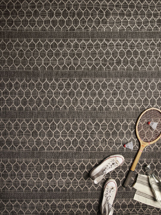 Isle IE01 Black/Grey 3'11" x 5'10" Rug