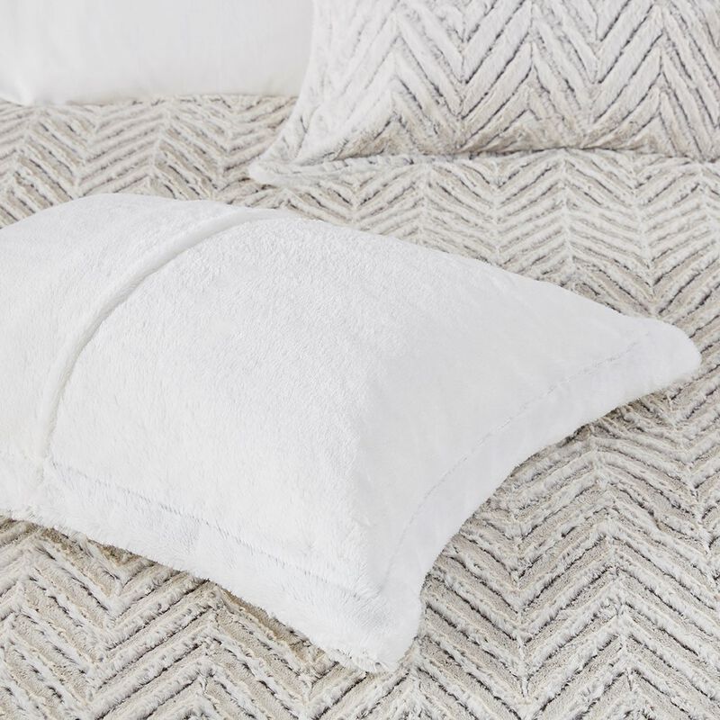 Gracie Mills Cornelia Chevron Plush Down Alternative Comforter Set