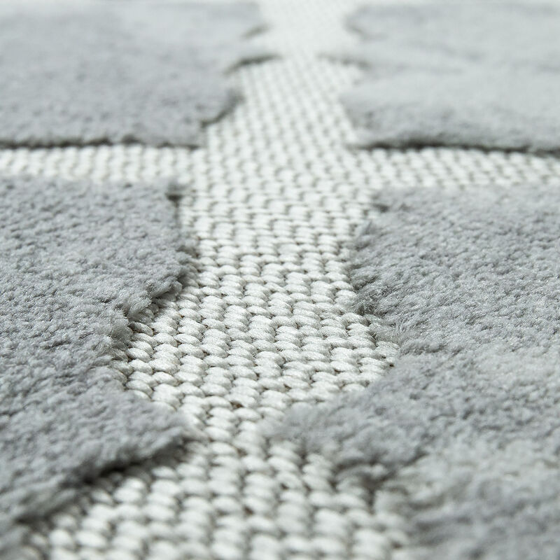 Outdoor Rug in Moroccan Style with Light-Grey Diamond Pattern