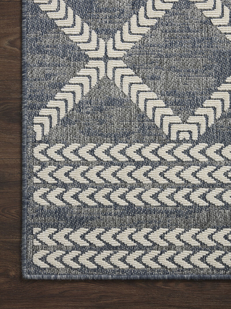 Rainier RAI05 Denim/Ivory 3'11" x 5'11" Rug