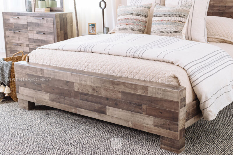 Derekson 4-Piece Bedroom Set
