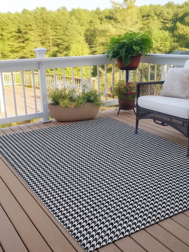 Hinton HN1 Black 3' x 5' Rug