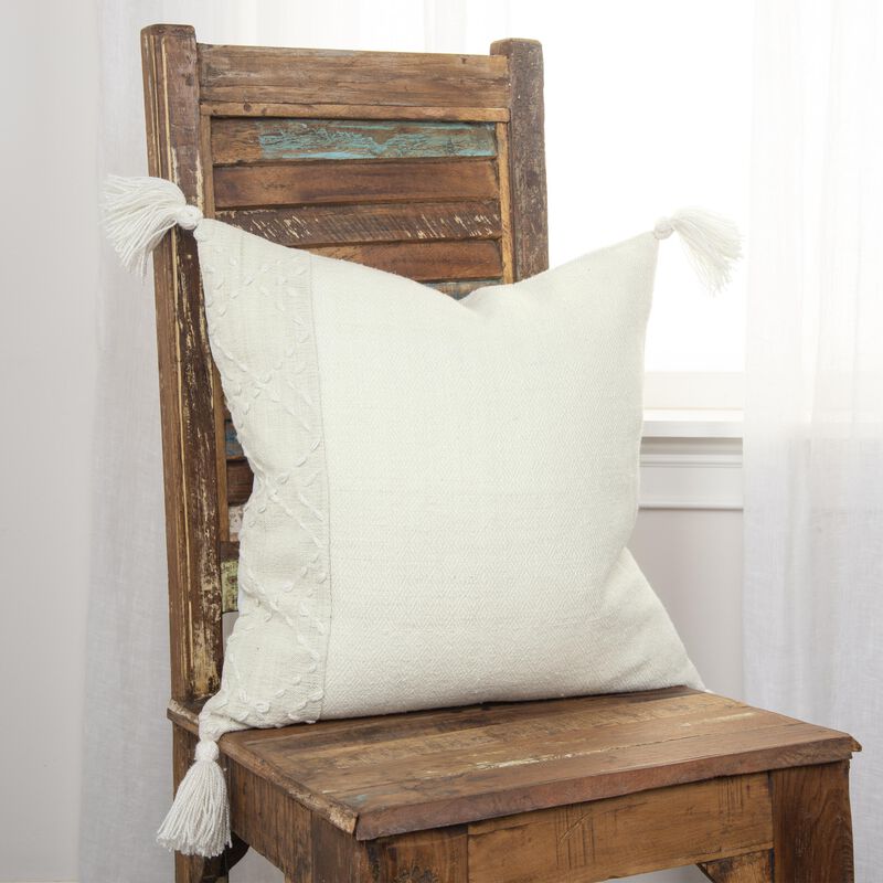T17946 Pillow