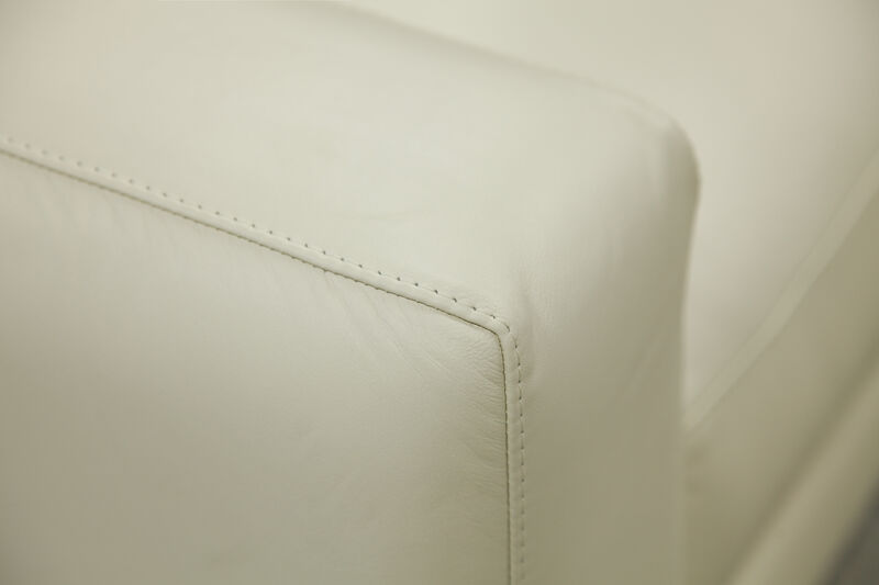 Manhattan 2-Piece Sectional
