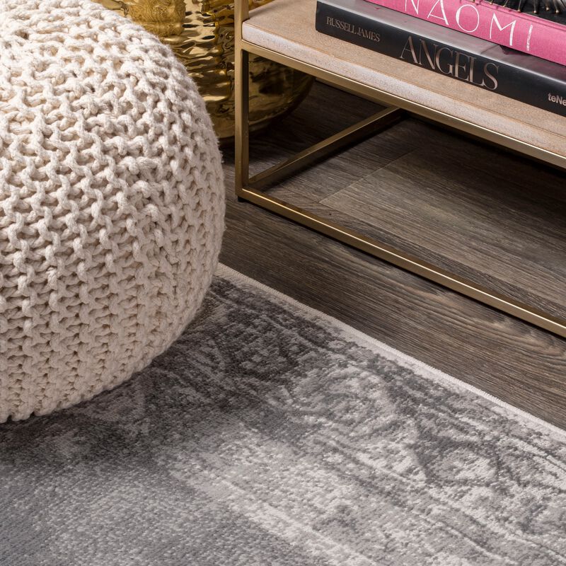 Kelly Rosalia Cottage Medallion Area Rug