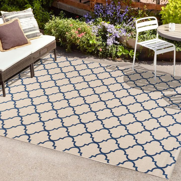 Arabesque Ogee Trellis Indoor/Outdoor Area Rug