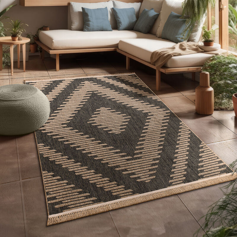 Modern Outdoor Rug with Diamond Pattern in Natural Colors