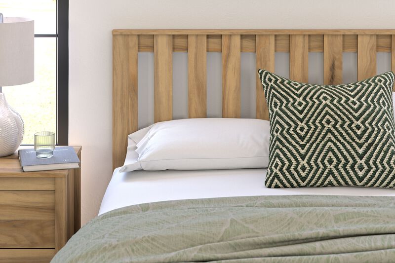 Bermacy Platform Bed