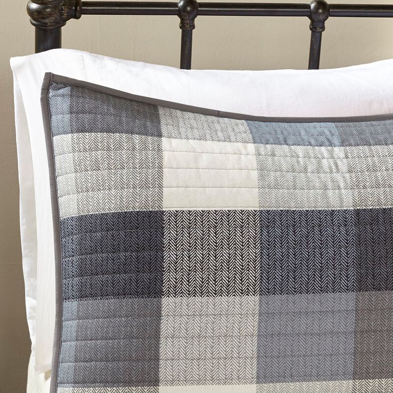 Gracie Mills Nanette 6 Piece Printed Herringbone Quilt Set with Throw Pillows