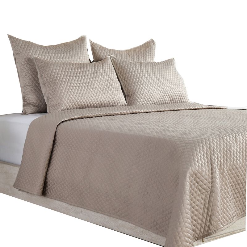 Kahn Hand Stitched Soft Sateen Quilt, Cotton Fill and Binding-Benzara