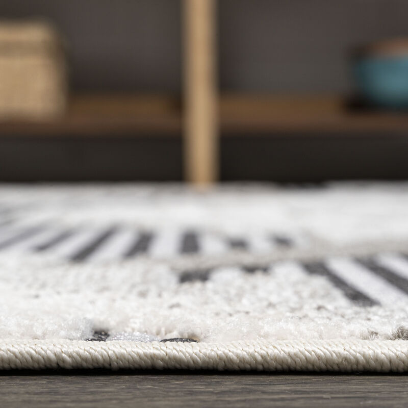 Sumak High-Low Pile Neutral Diamond Kilim Area Rug