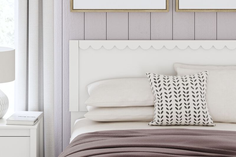 Hallityn Panel Bed