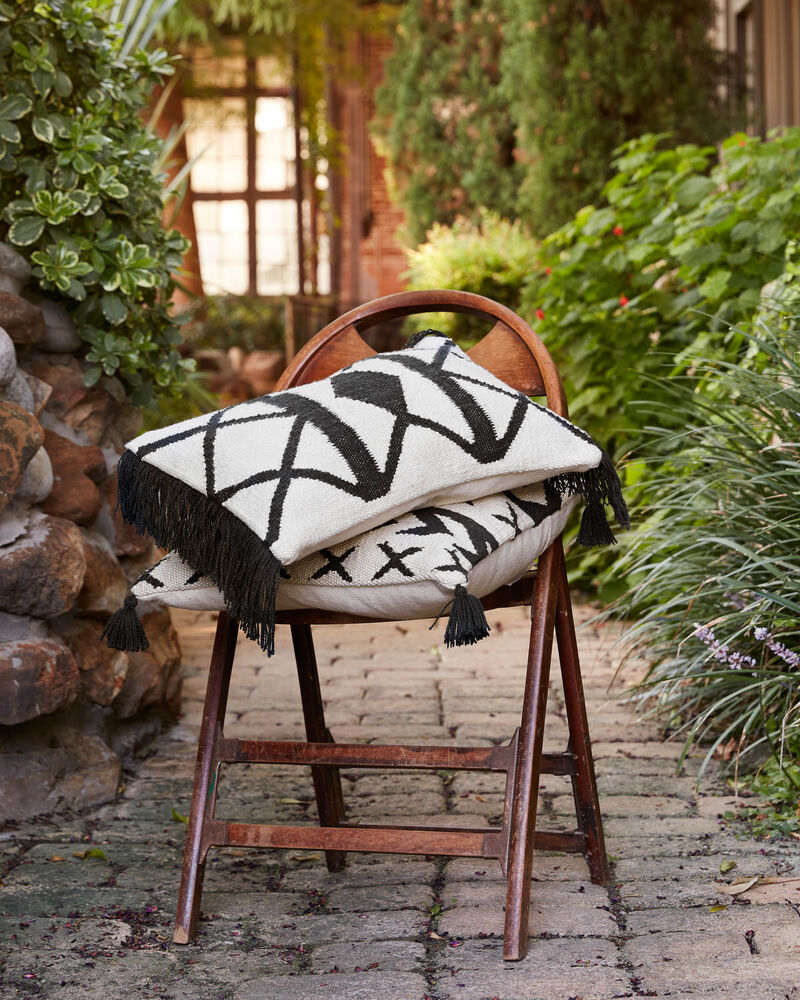P0503 Black/Ivory 13"x21" Down Pillow