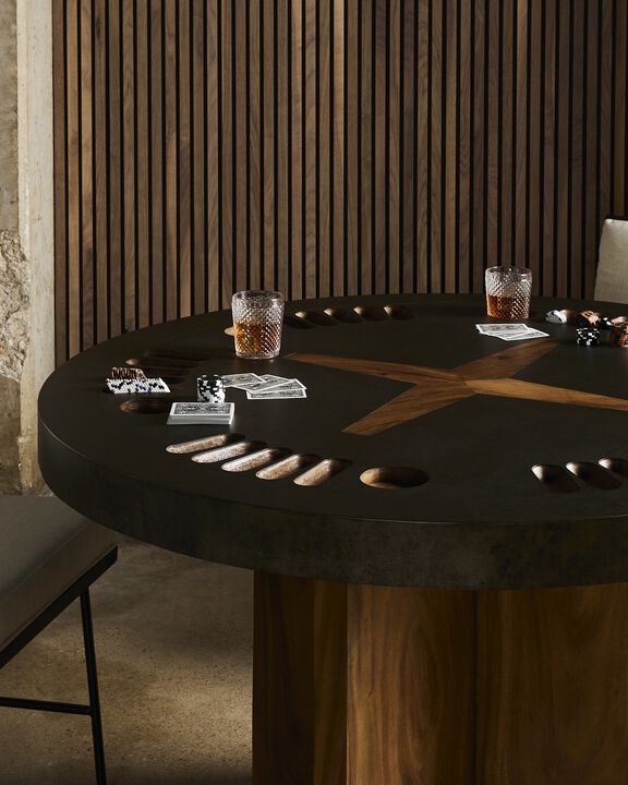 Poker Table