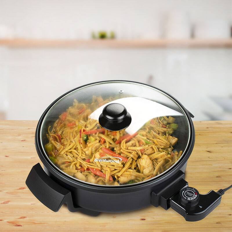 Brentwood 12 inch Round Non-Stick Electric Skillet with Vented Glass Lid in Black