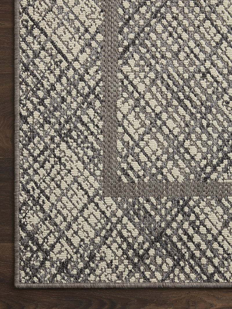 Rainier RAI10 Ivory/Charcoal 3'11" x 5'11" Rug