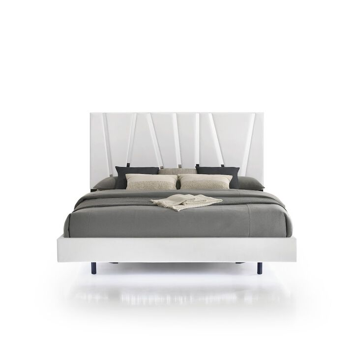 New Classic Furniture Europa Wood California King Bed, White