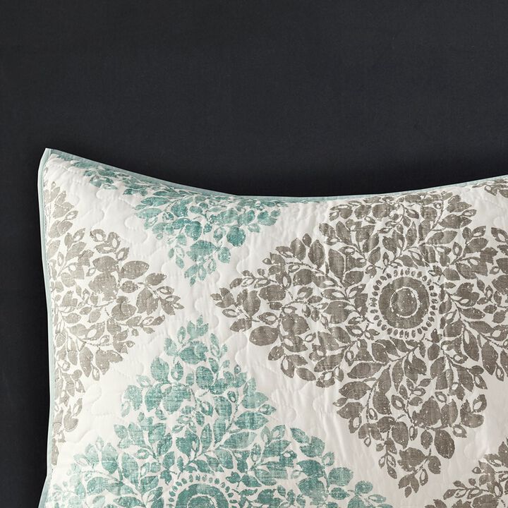 Gracie Mills Mitchell 6-Piece Reversible Quilt Set and Coordinating Throw Pillows