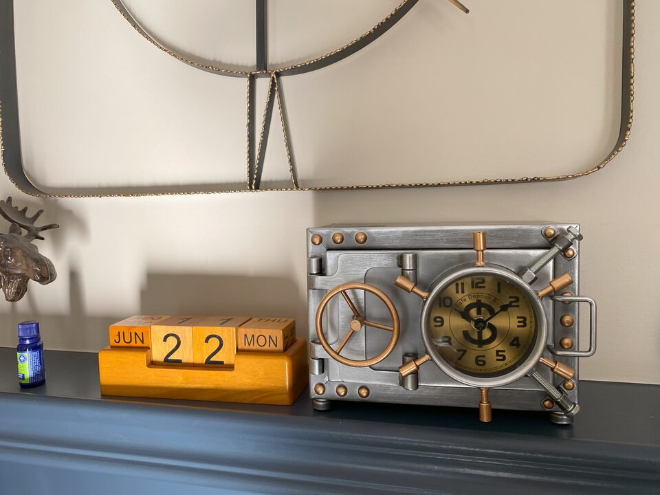 SilverTable clock with Piggy Bank