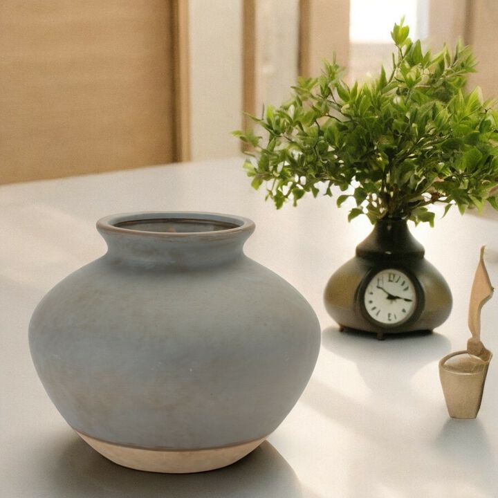 Ceramic Pot for Contemporary Floral and Greenery Displays