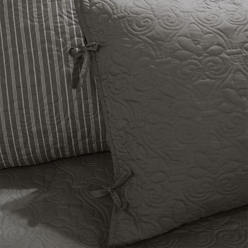 Gracie Mills Sandy Reversible Bedspread Set with Classic Stitch Pattern