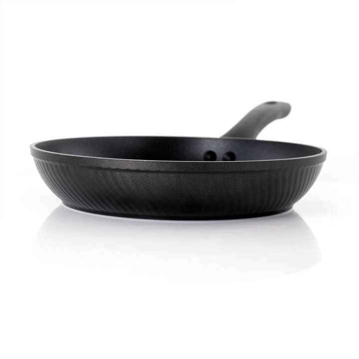 Oster Kono 9.5 Inch Aluminum Nonstick Frying Pan in Black with Bakelite Handles