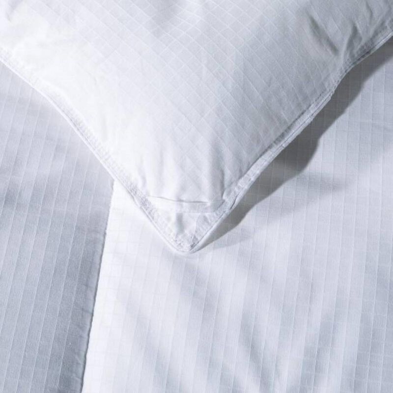 Hivvago King Size All Seasons Soft White Polyester Down Alternative Comforter