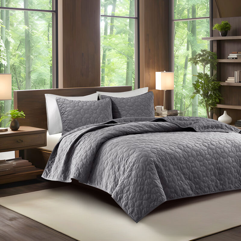 Gracie Mills Gayle 3-Piece Casual Geometric Velvet Quilt Set