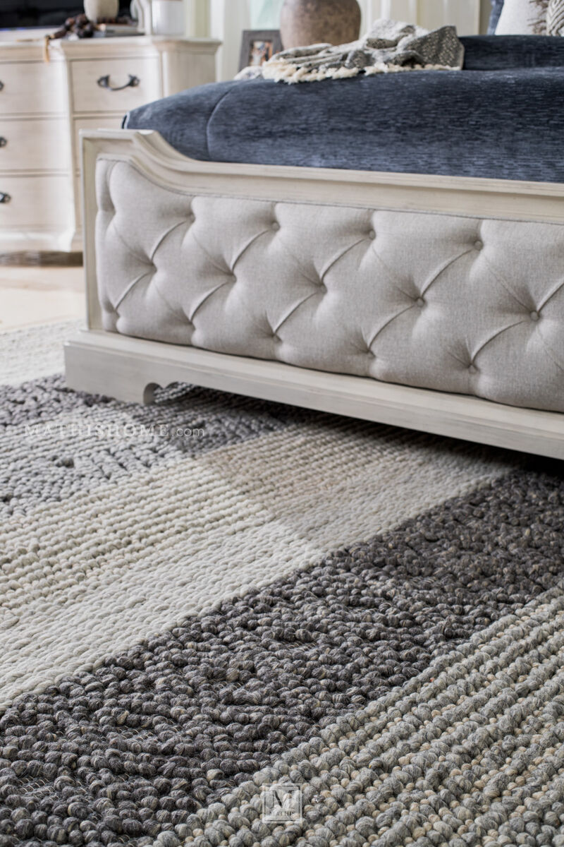 Arlendyne Upholstered Bed