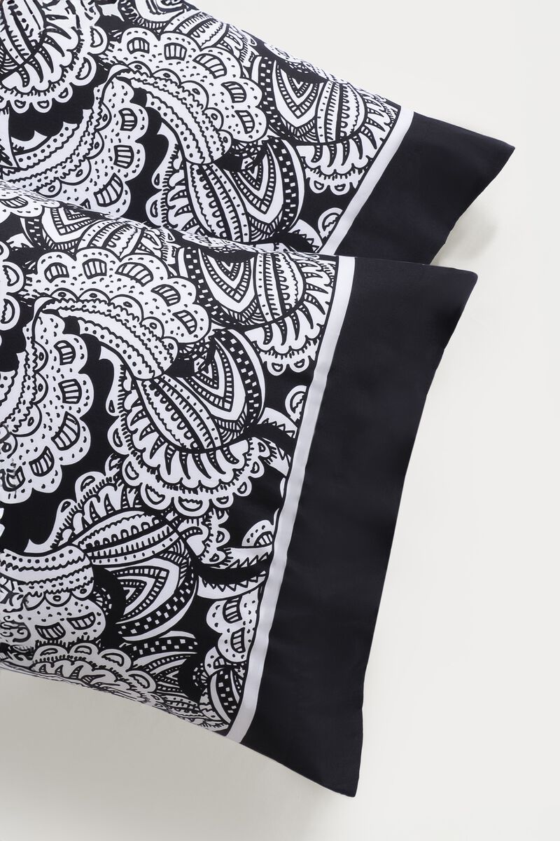 Brooks Brothers Black & White Paisley Cotton Sateen Pillowcase Pair