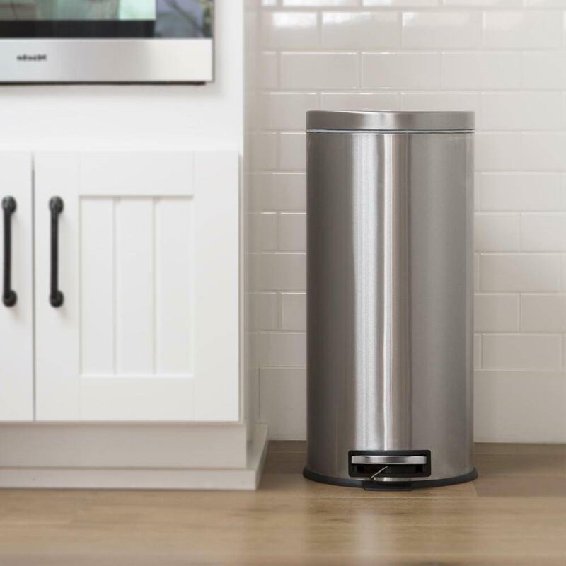 Stainless Steel Step Trash Can – 8 Gallon Round Pedal Bin for Home, Kitchen, or Office Use