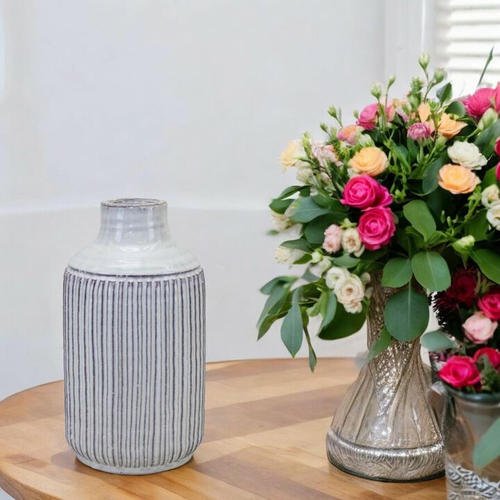 Vase – Elegant Decorative Pot for Flowers and Home Accent Decor