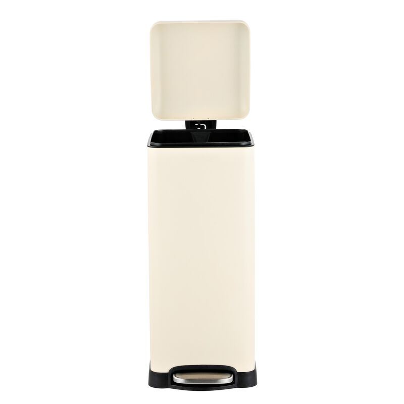 Betty Retro Step-Open Trash Can with Liners