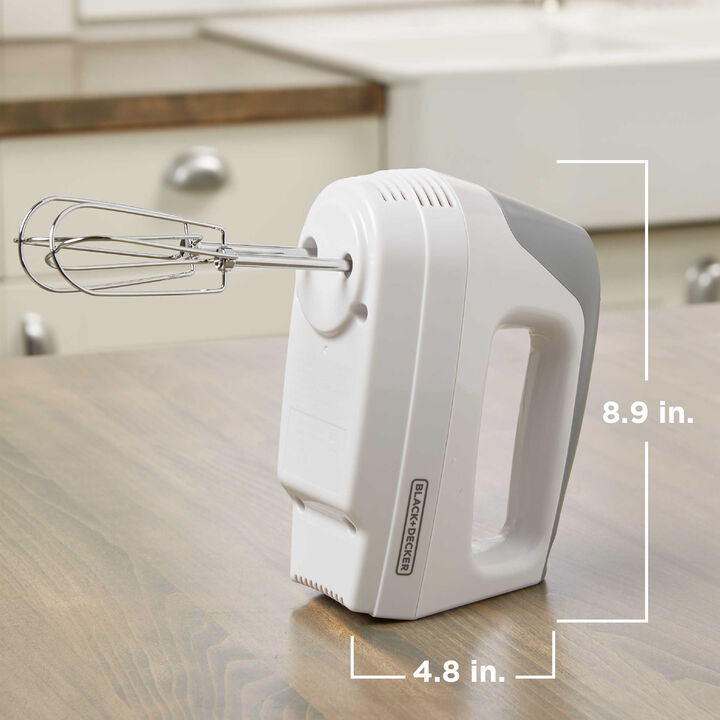Black and Decker Lightweight 5-Speed Hand Mixer in White