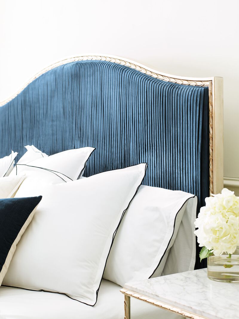 Fontainebleau King Platform Bed