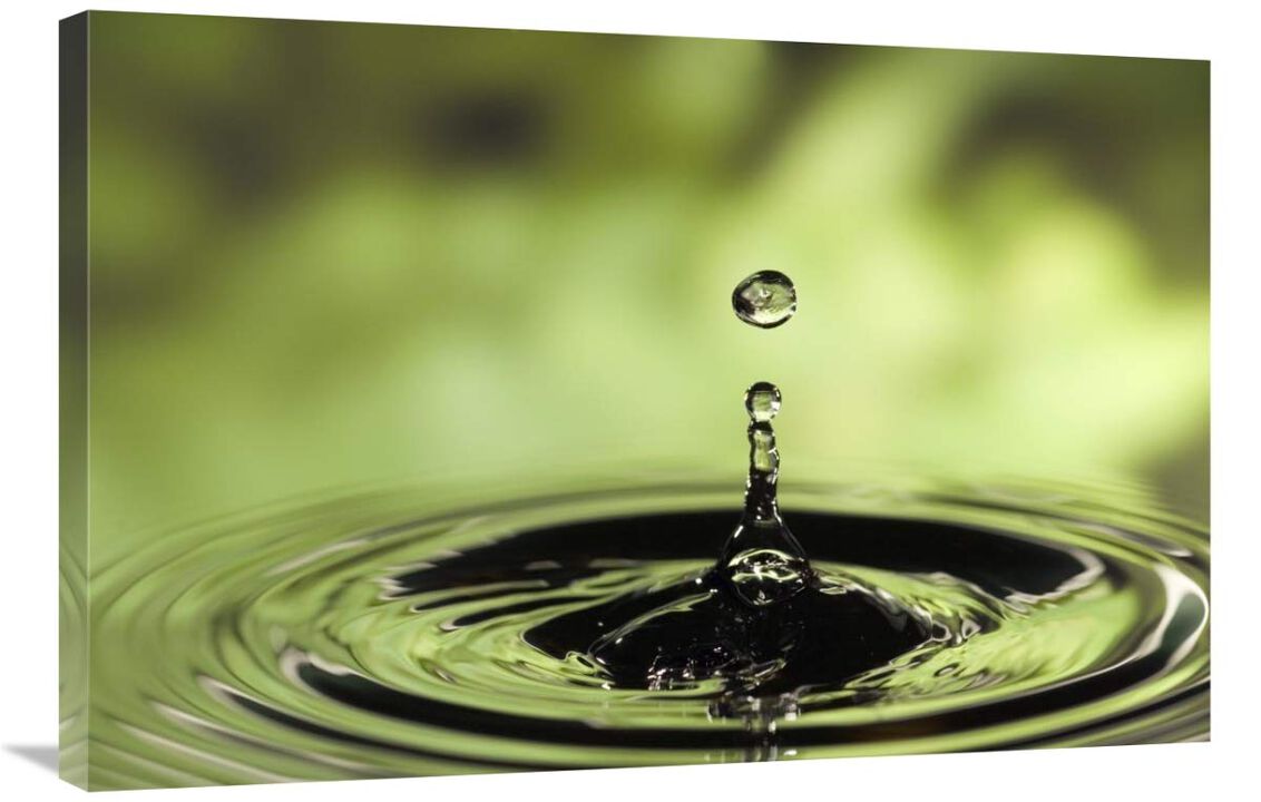 Ripples radiating out from drop of water splashing into calm pool-Canvas Art-36x24