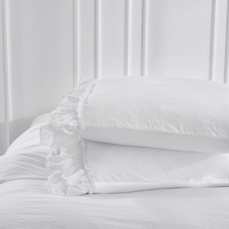 3-Piece Farmhouse Ruffled Duvet Cover Set with 2 Shams Soft and Elegant Bedding for a Cozy Bedroom