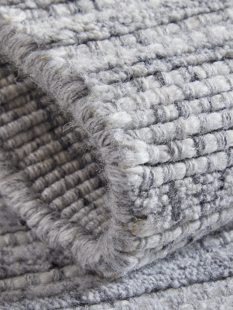Highview T8018 Gray 8' x 10' Rug By Thom Filcia