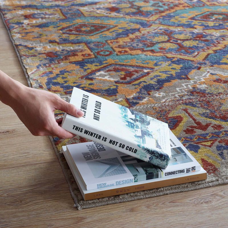 Centehua Distressed Southwestern Aztec 5x8 Area Rug - Multicolored