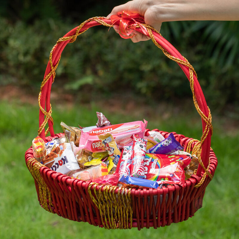 Wickerwise Hand Woven Basket, Wicker Basket - Perfect Storage Basket, Garden Party Decoration or Picnic basket - Gift Basket for Thanksgiving, House Warming, Wedding, Valentine's Day and Birthday