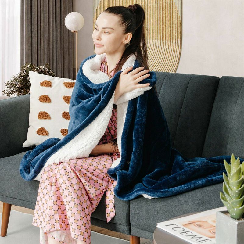 Hivvago Heated Electric Sherpa Throw Blanket in Blue/White