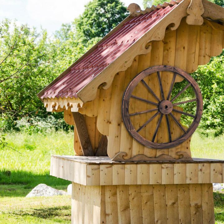 Hivvago Set of 2 30-inch Decorative Vintage Wood Wagon Wheel