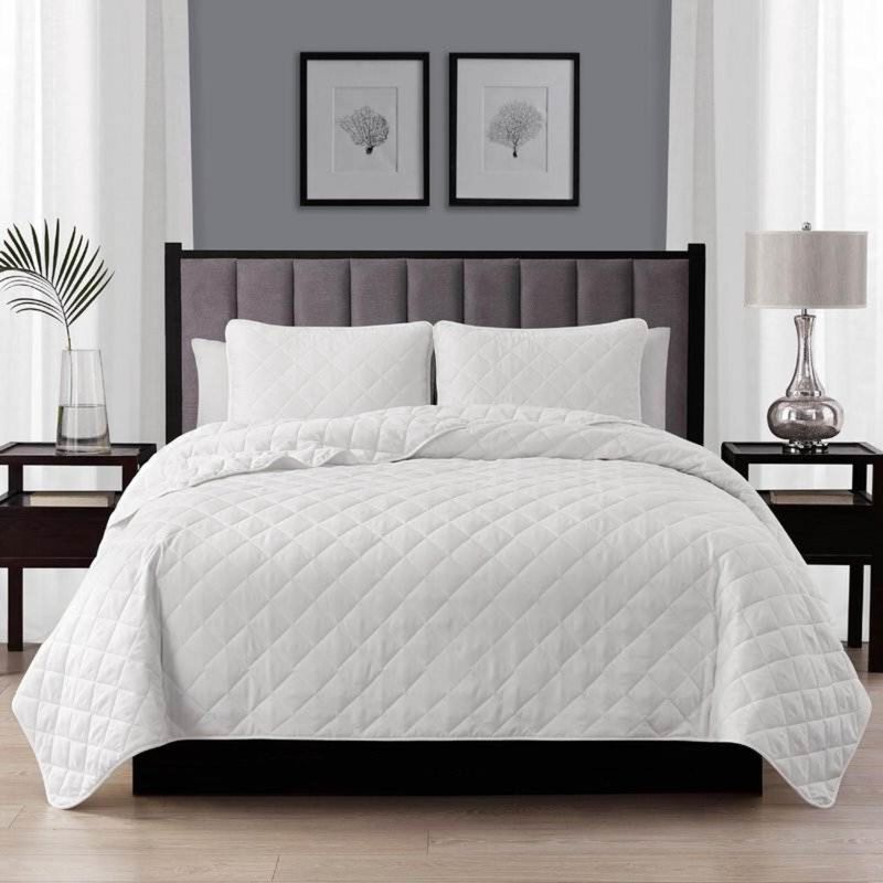 Hivvago King/CAL King 3 Piece White Polyester Microfiber Diamond Quilted Quilt Set