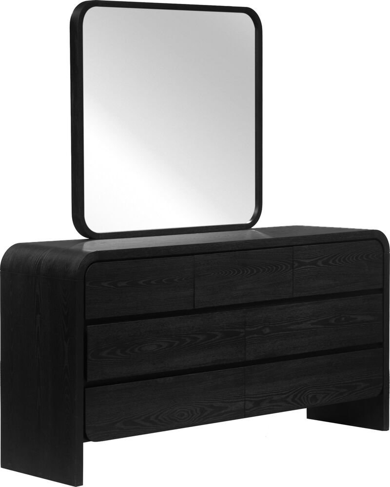 Elora Dresser