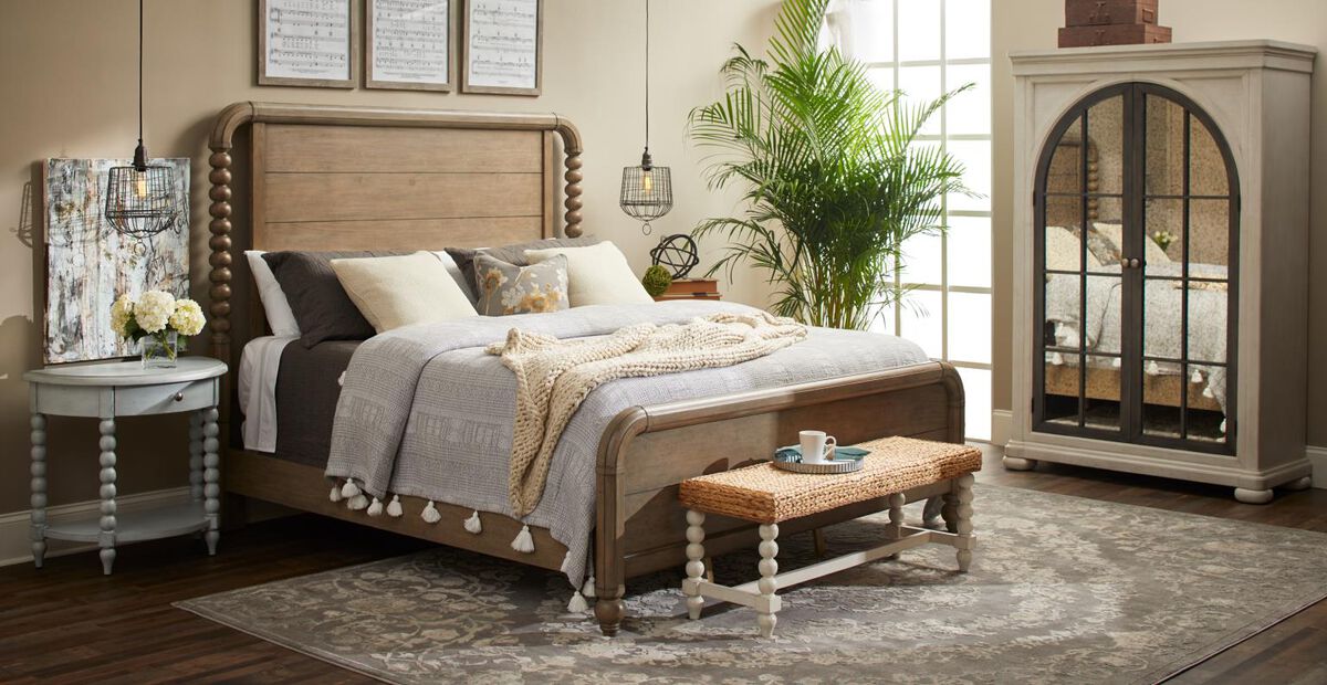 Panel Post Bed, Queen