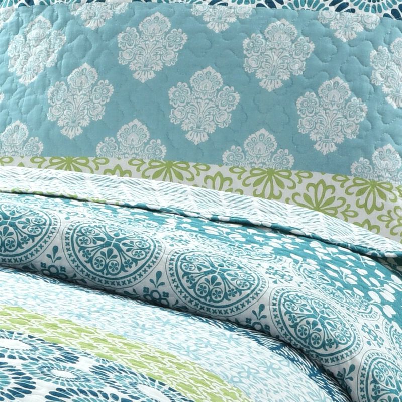 Hivvago King size Cotton 3 Piece Reversible Blue White Green Floral Damask Quilt Set