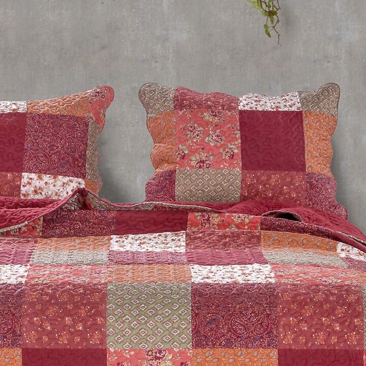 Barefoot Bungalow Country Fair Prewashed And Preshrunk Reversible Pillow Sham - King 20x36", Red