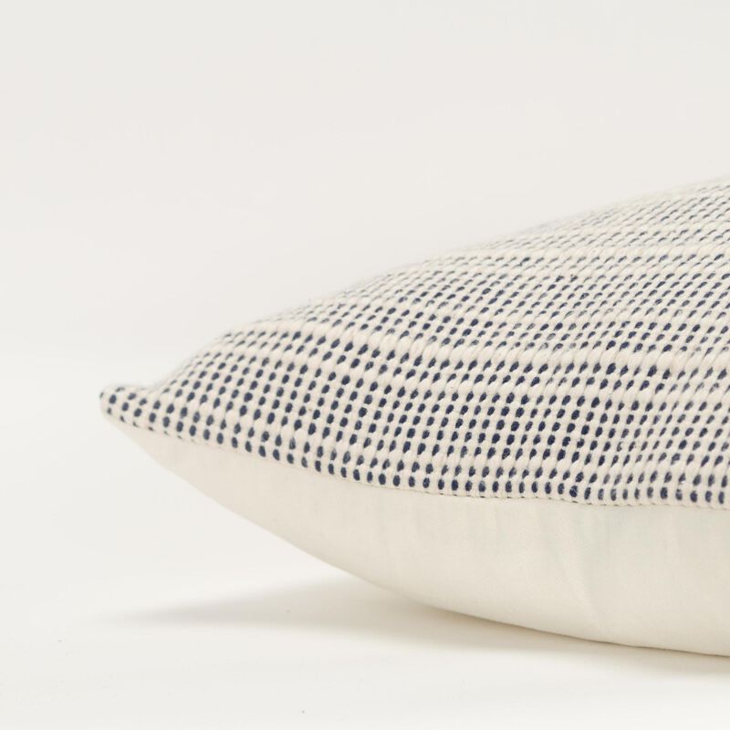 T20627 Pillow