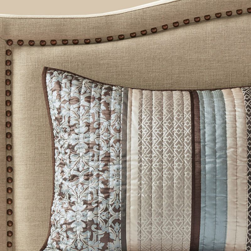 Gracie Mills Irmgard 5-Piece Reversible Jacquard Quilt Set with Throw Pillows