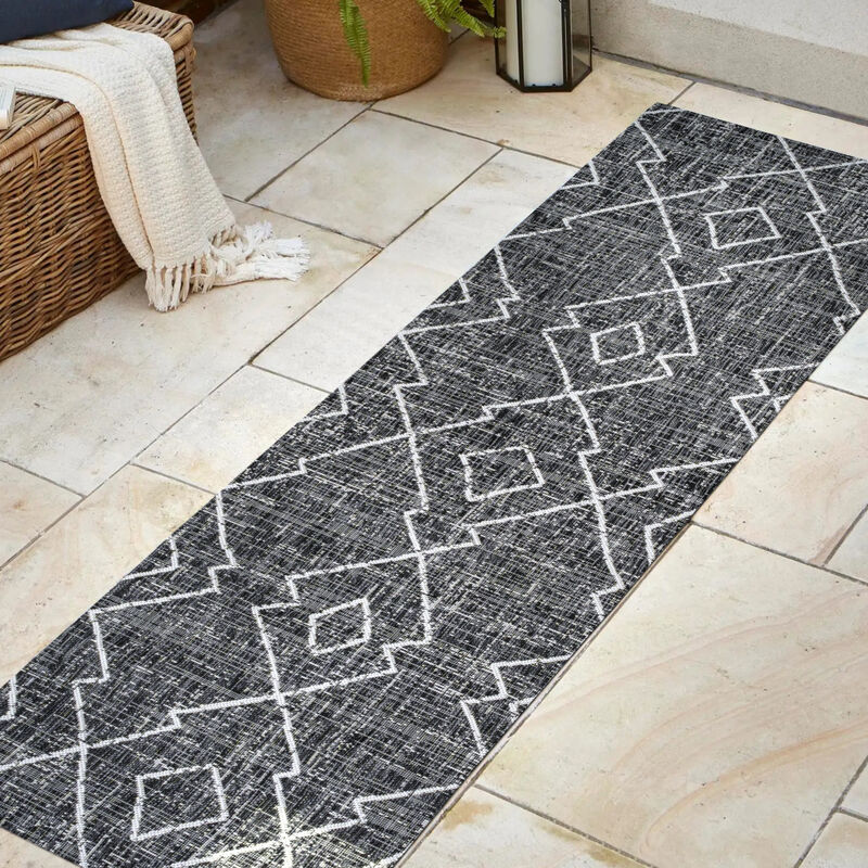 Carwa Tribal Diamond Trellis Indoor/Outdoor Area Rug
